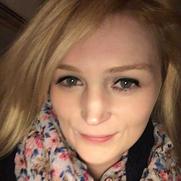 Meet your Posher, Kimberly - Picture 1 of 1